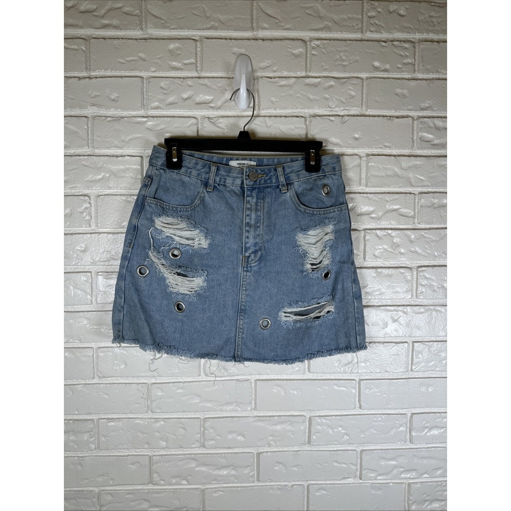 Forever 21 Womens Size 28 Grunge Distressed Denim Mini Skirt Light Blue‎